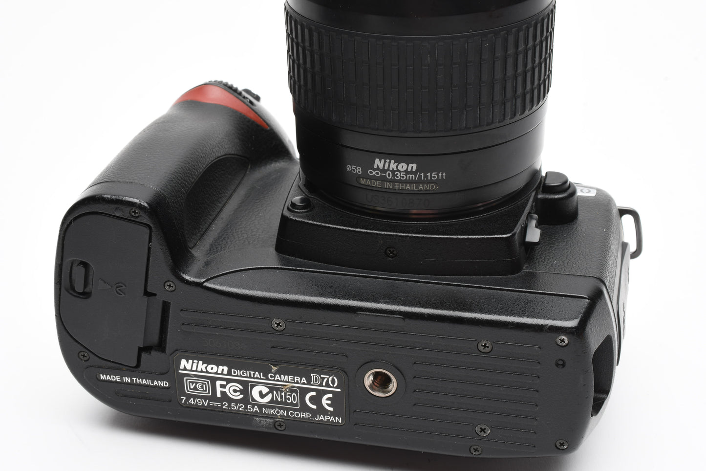 Nikon D70 DSLR w/28-80mm f3.3-5.6G, batt, charger, strap, CF, 32K Acts