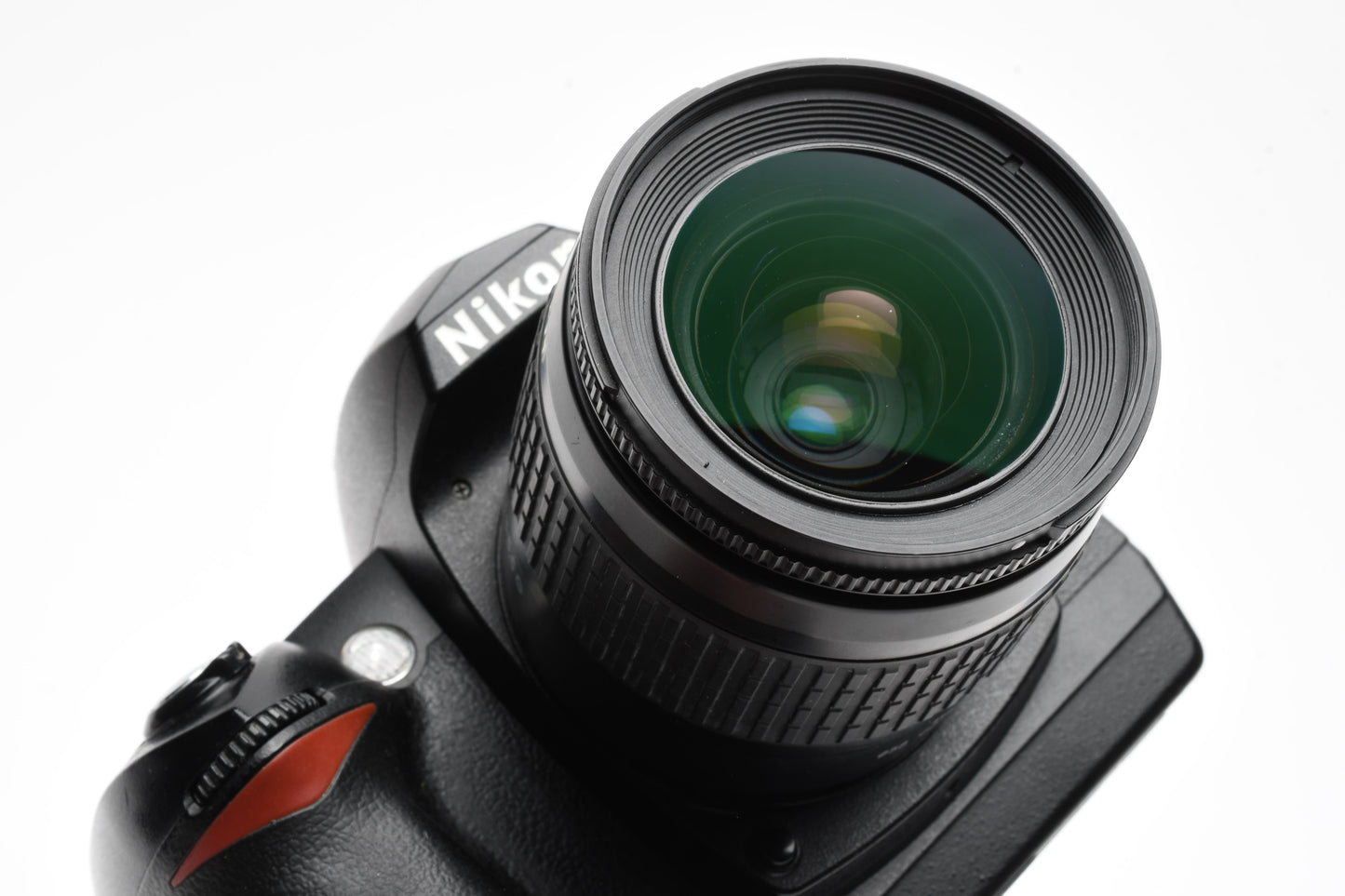 Nikon D70 DSLR w/28-80mm f3.3-5.6G, batt, charger, strap, CF, 32K Acts