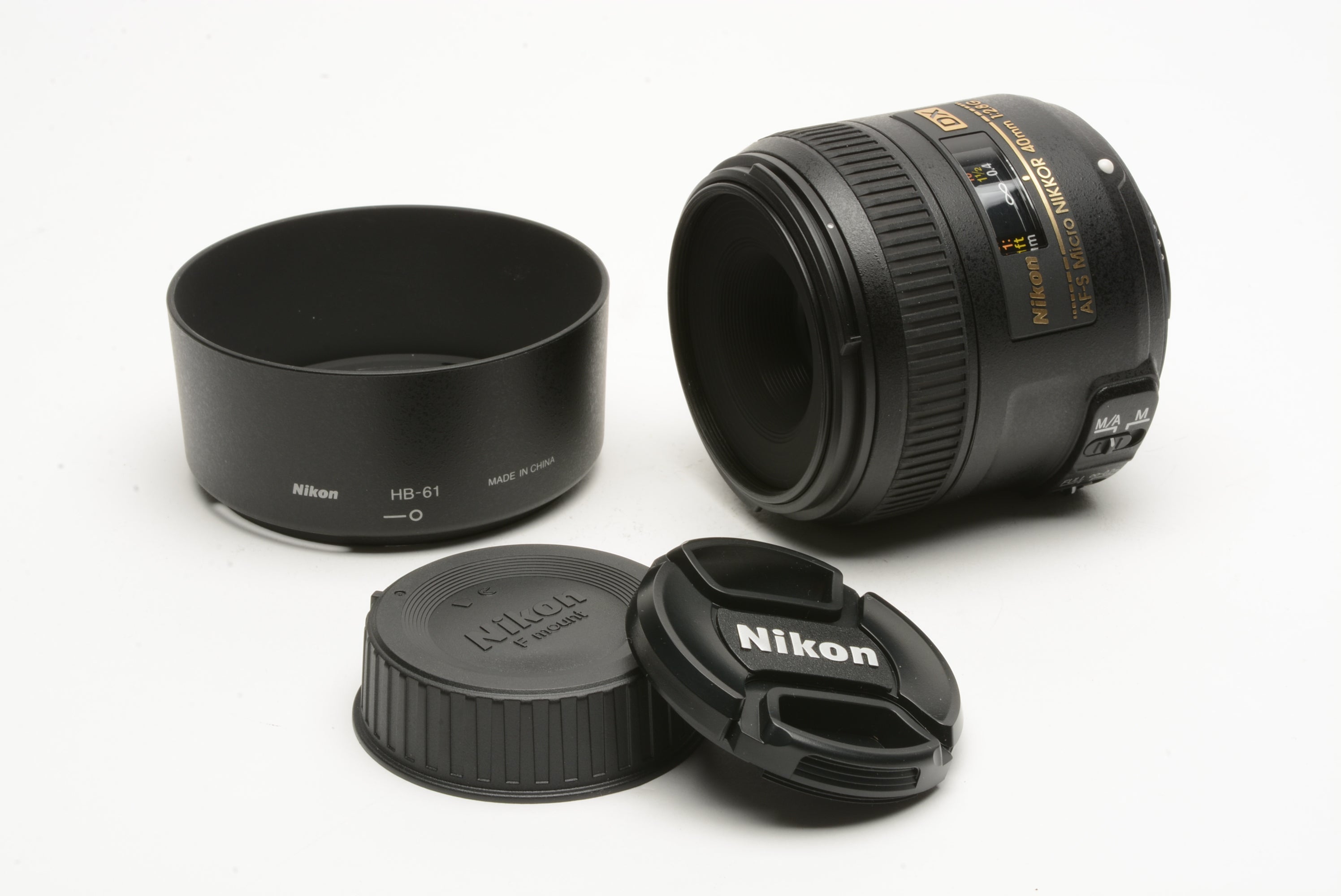 Nikon AF-S Micro Nikkor 40mm f2.8G DX lens, hood+caps, very clean ...