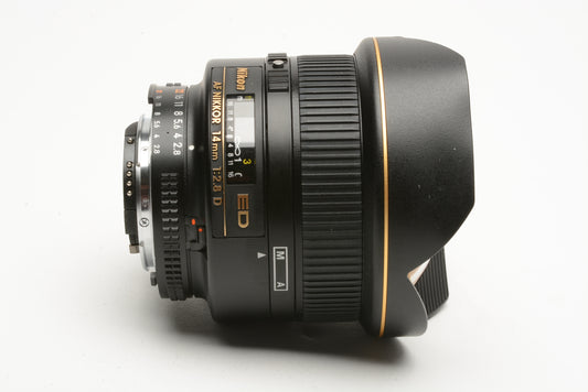 Nikon AF Nikkor 14mm f2.8D ED RF Aspherical lens, caps, Very clean and sharp