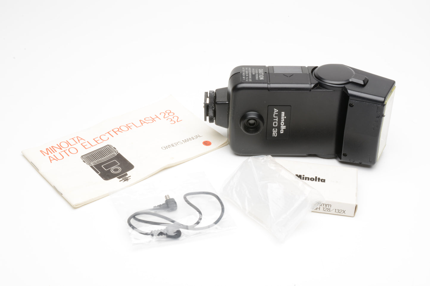 Minolta Auto 32 electronic flash, nice & clean, tested, w/Manual, sync, diffuser