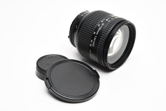 Nikon AF Zoom-Nikkor 24-120mm f3.5-5.6D zoom lens, Caps, Great!