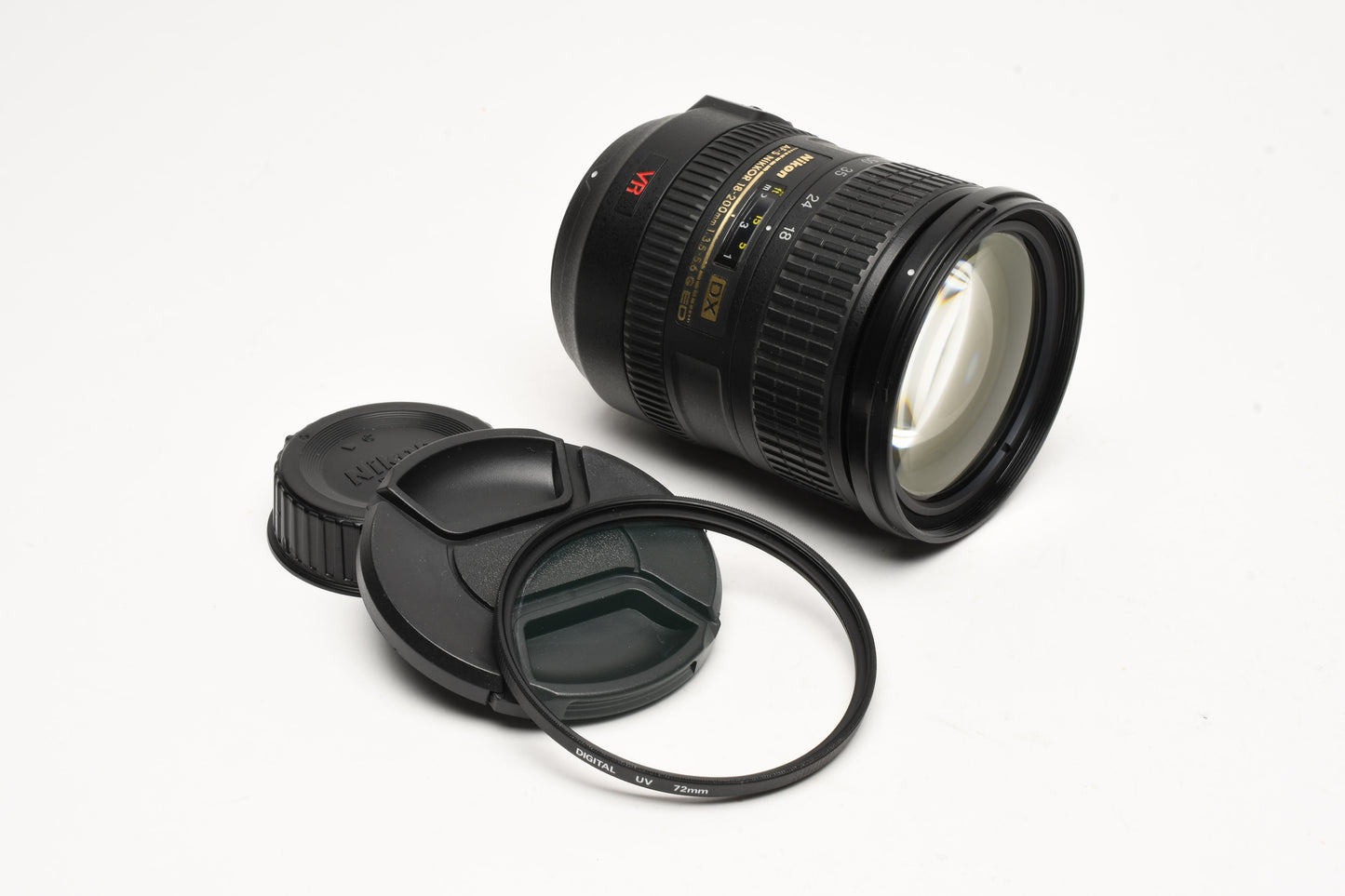 Nikon AF-S Nikkor 18-200mm F3.5-5.6 G ED VR DX, caps, UV, Great! *Read