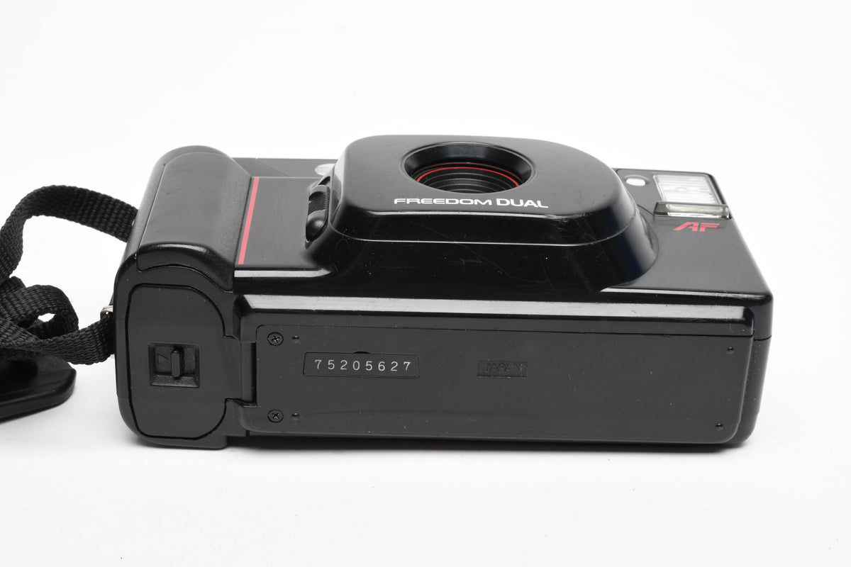Minolta Freedom Dual 35mm AF Point&Shoot camera, tested, Nice