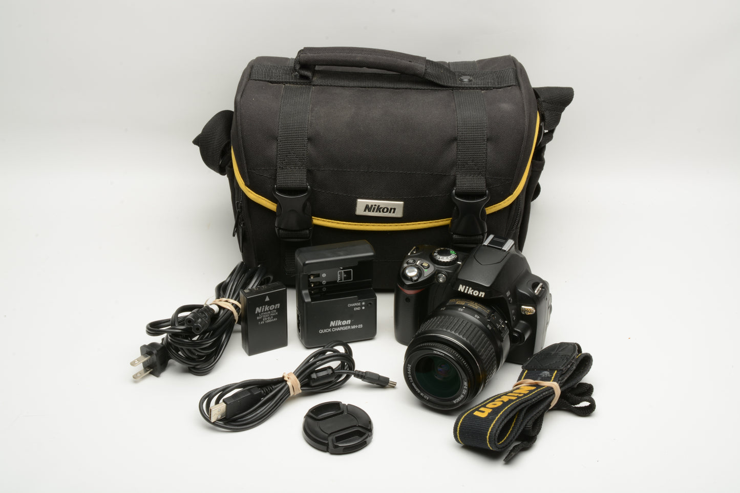 Nikon D40X body w/Nikkor 18-55mm f3.5-5.6 G II, batt, charger, Only 6505 acts!