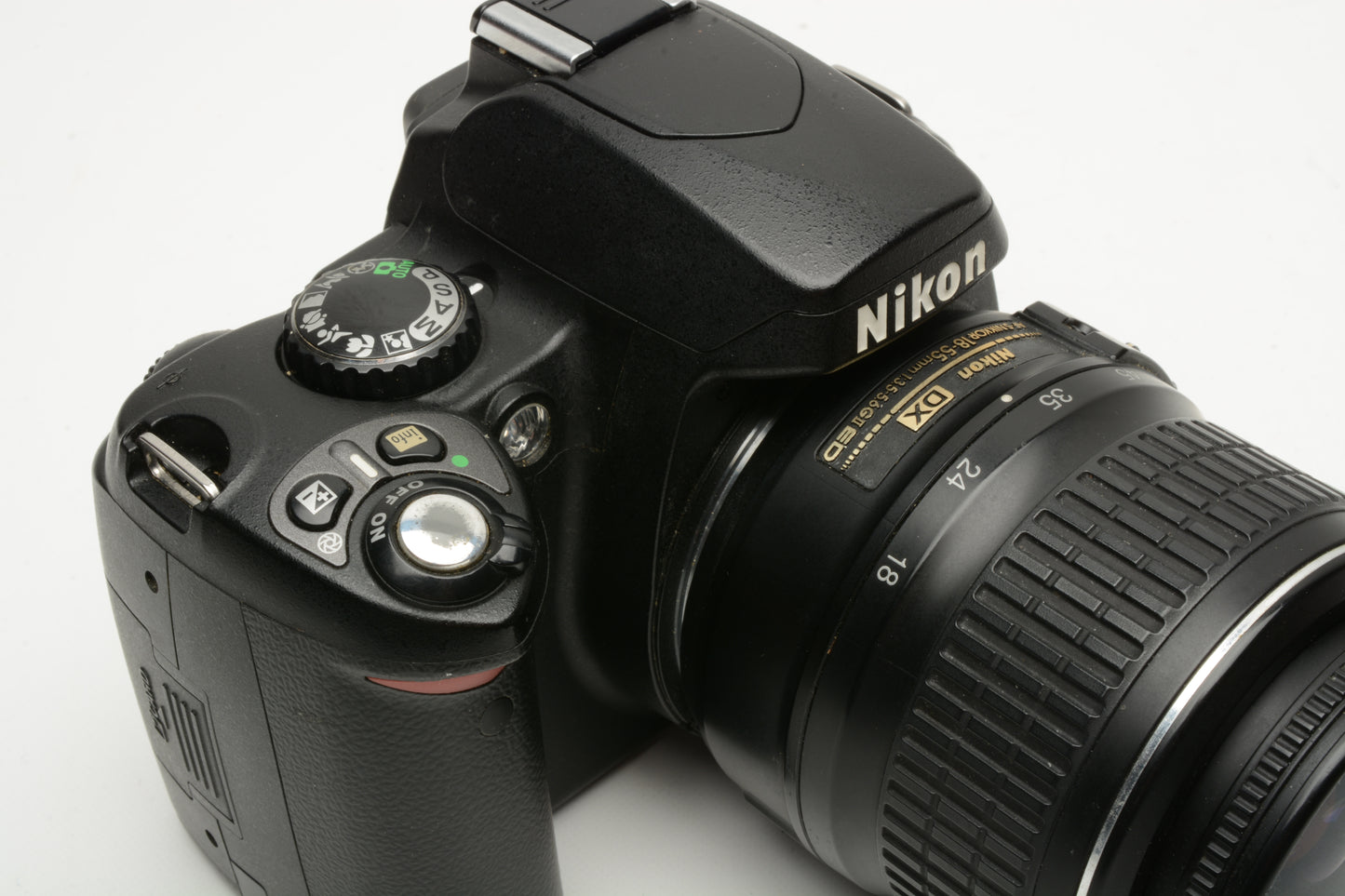 Nikon D40X body w/Nikkor 18-55mm f3.5-5.6 G II, batt, charger, Only 6505 acts!