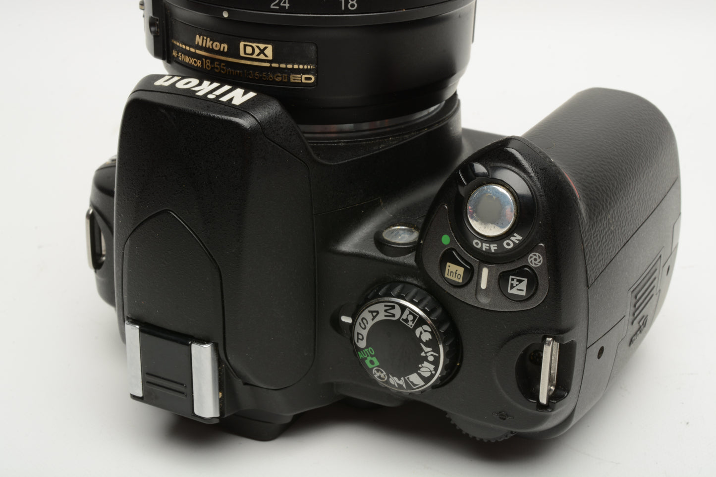 Nikon D40X body w/Nikkor 18-55mm f3.5-5.6 G II, batt, charger, Only 6505 acts!