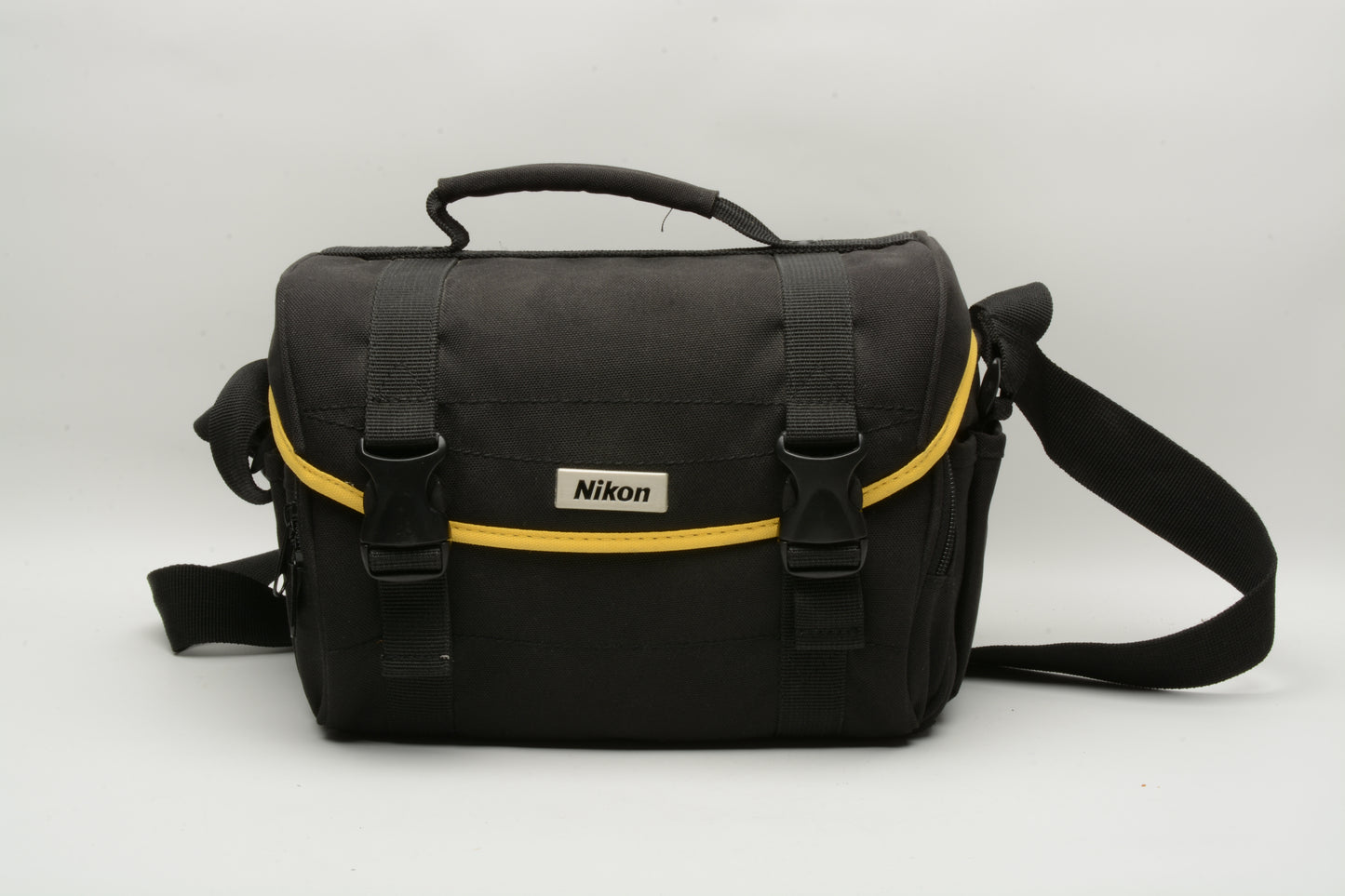 Nikon D40X body w/Nikkor 18-55mm f3.5-5.6 G II, batt, charger, Only 6505 acts!