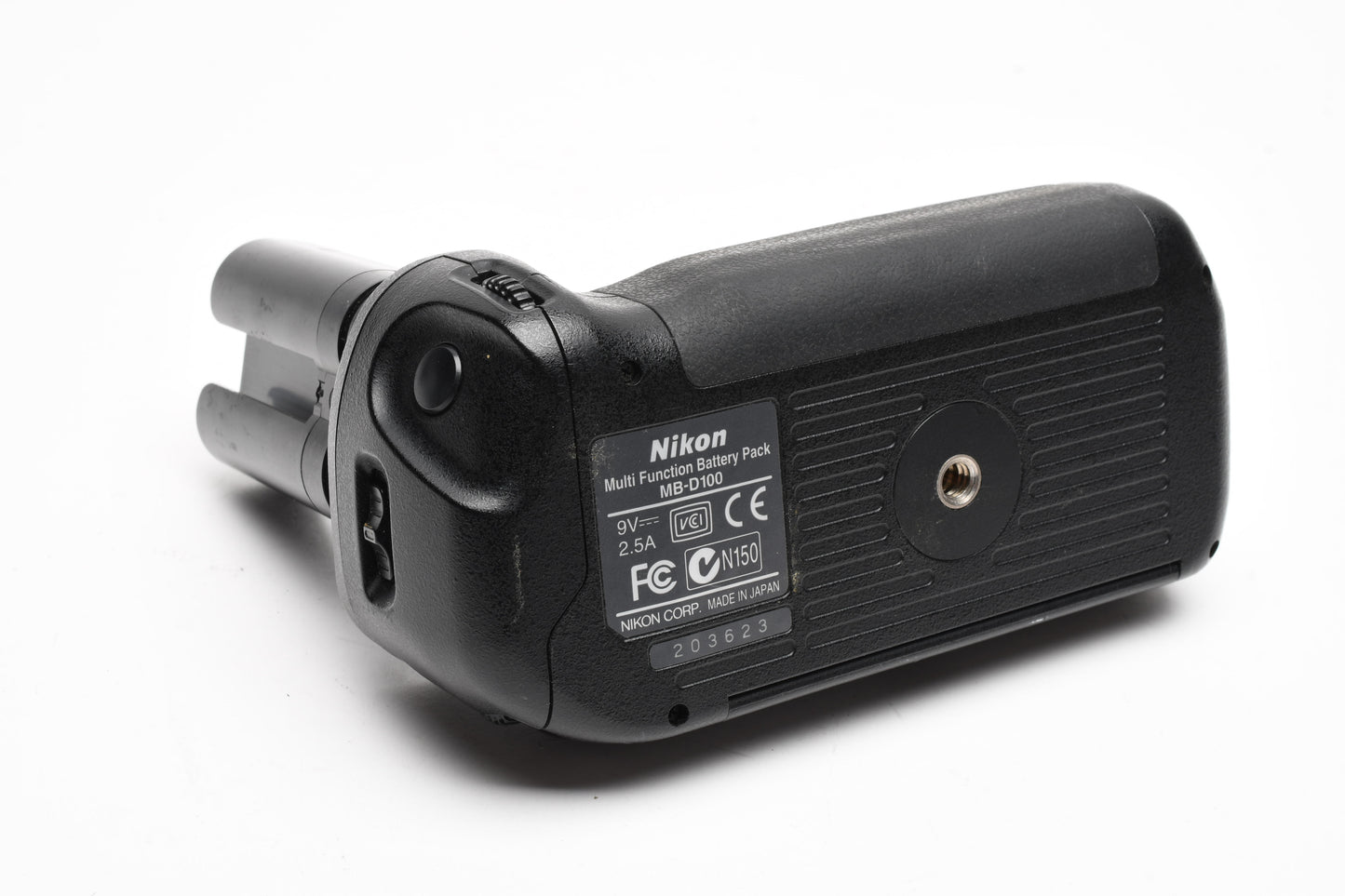 Nikon MB-D100 Battery Grip, Tested, Clean