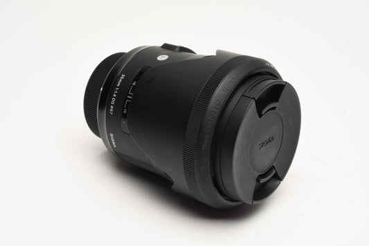 Sigma USA 35mm f1.4 DG Art lens, caps + lens hood, barely used, Nikon AF Mount, USA