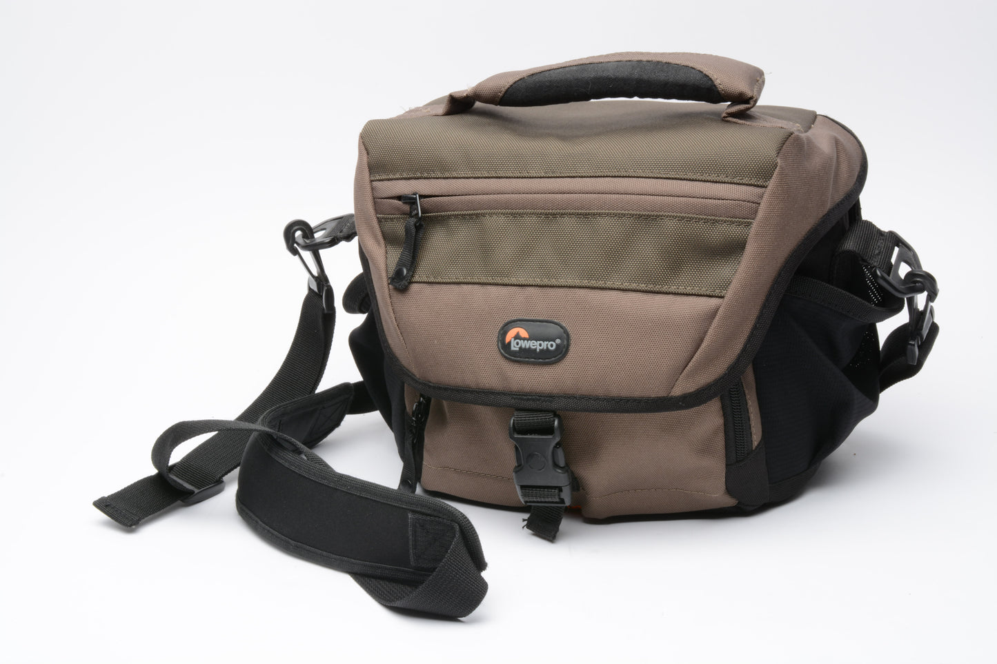 Lowepro Nova 160AW Chestnut Brown with Black Trim, Very clean, weatherproof