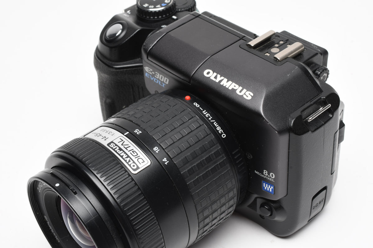 Olympus E-300 Digital Camera w/14-45mm, Card, Batt, Charger, Bargain, Read*