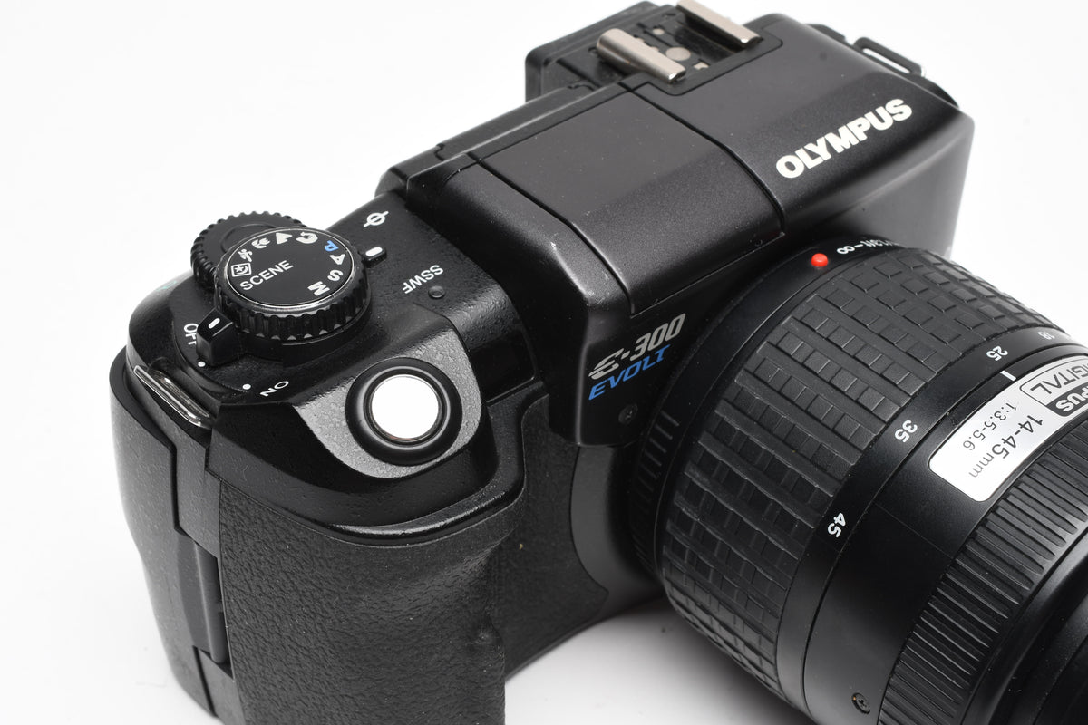 Olympus E-300 Digital Camera w/14-45mm, Card, Batt, Charger, Bargain, Read*