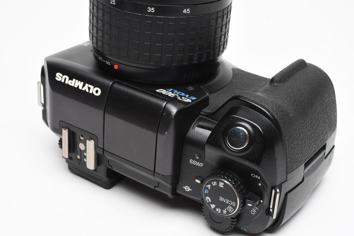 Olympus E-300 Digital Camera w/14-45mm, Card, Batt, Charger, Bargain, Read*
