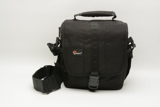 Lowepro Adventura 140 camera case shoulder bag, very clean, Great!