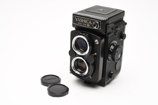 Yashica Mat 124G 120 TLR camera w/80mm f3.5 lens, tested, works great, Mint-