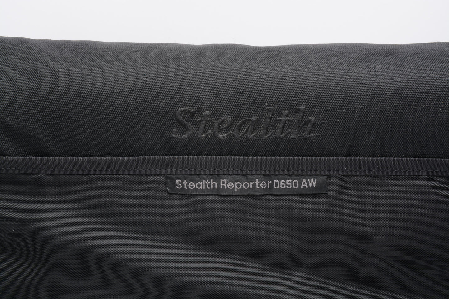 Lowepro Stealth Report D650AW shoulder bag, well padded, nice quality