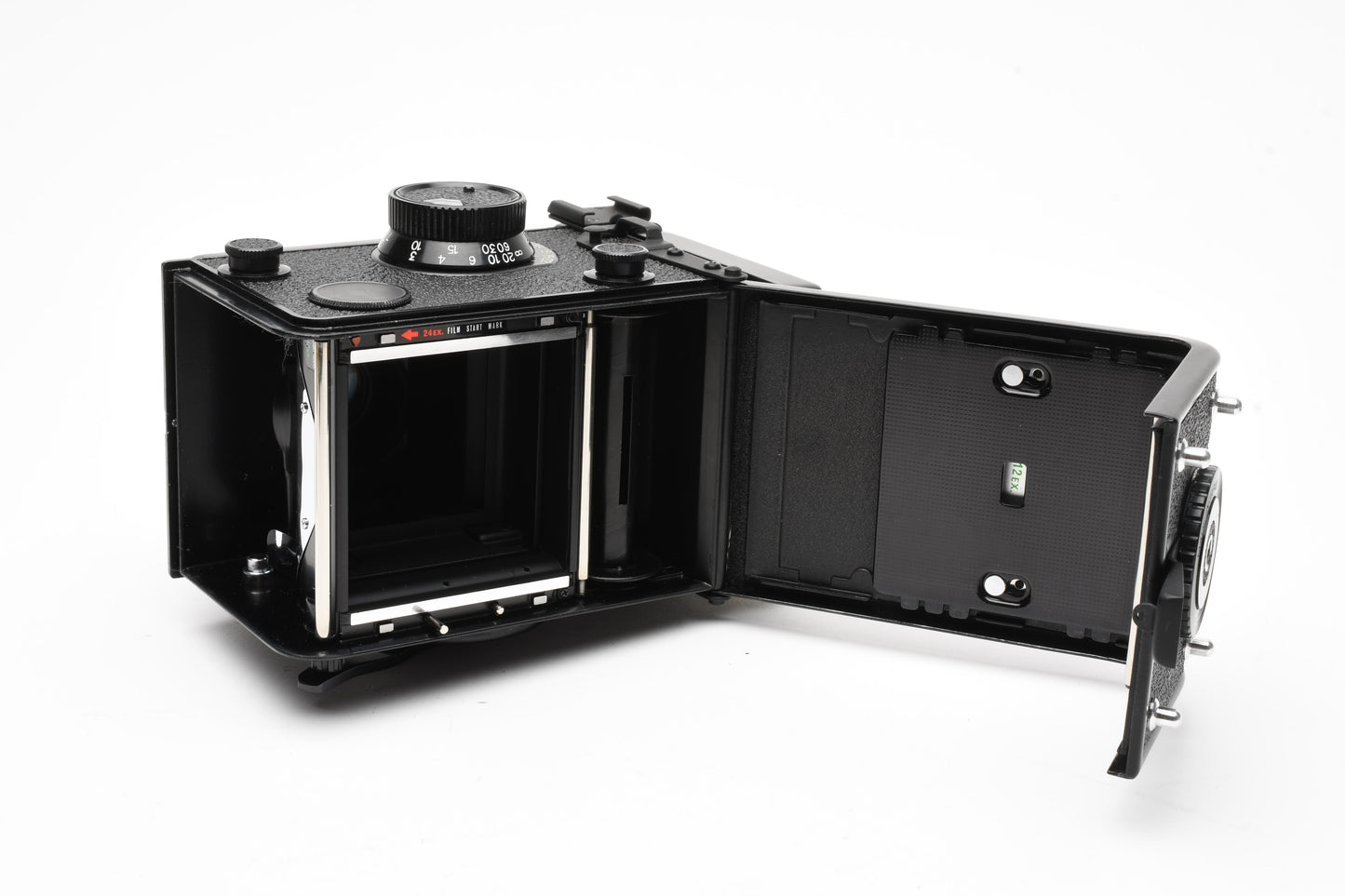 Yashica Mat 124G 120 TLR camera w/80mm f3.5 lens, tested, works great, Mint-