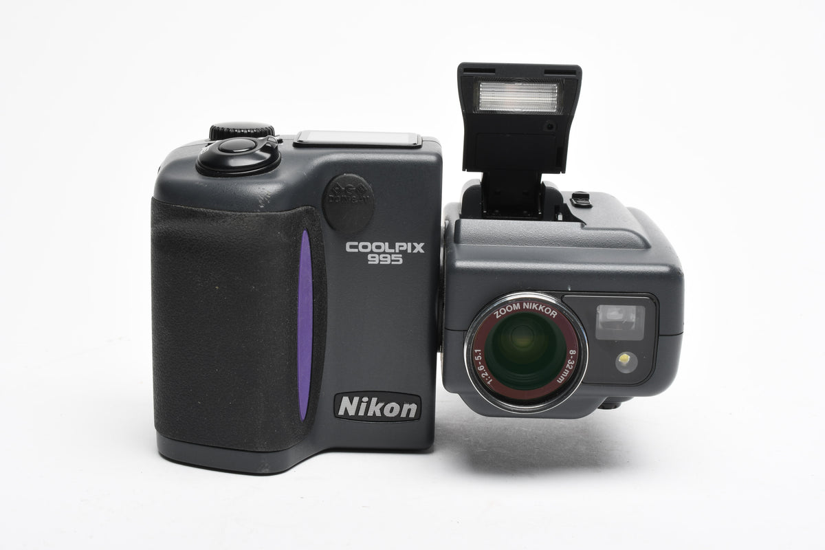 Nikon Coolpix 995 Digital Point&Shoot 3.2MP camera complete bundle, tested