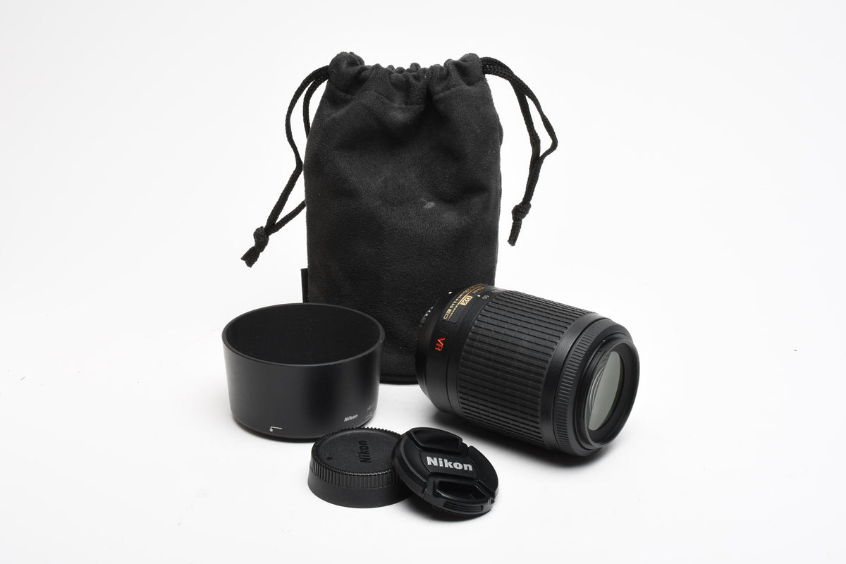 Nikon AF-S Nikkor 55-200mm F4-5.6G ED DX VR zoom lens, caps, hood, pouch, Mint-
