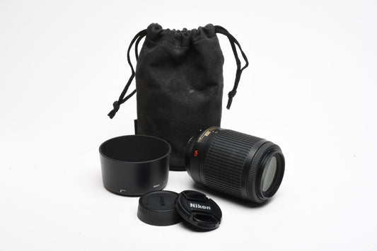 Nikon AF-S Nikkor 55-200mm F4-5.6G ED DX VR zoom lens, caps, hood, pouch, Mint-