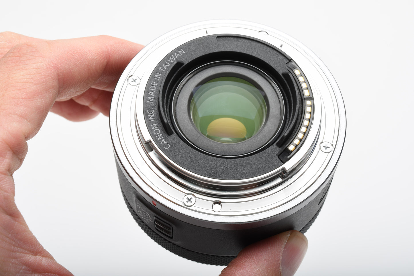Canon RF 16mm f2.8 STM wide lens, Mint-, Great