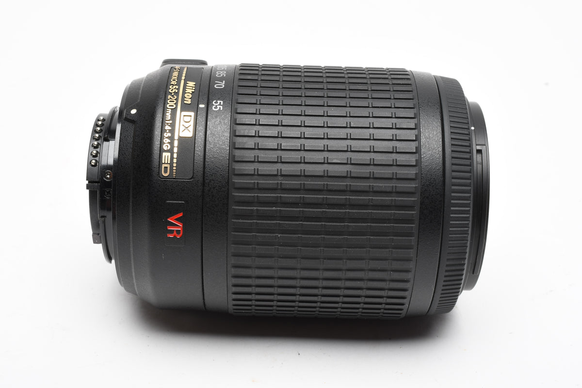 Nikon AF-S Nikkor 55-200mm F4-5.6G ED DX VR zoom lens, caps, hood, pouch, Mint-