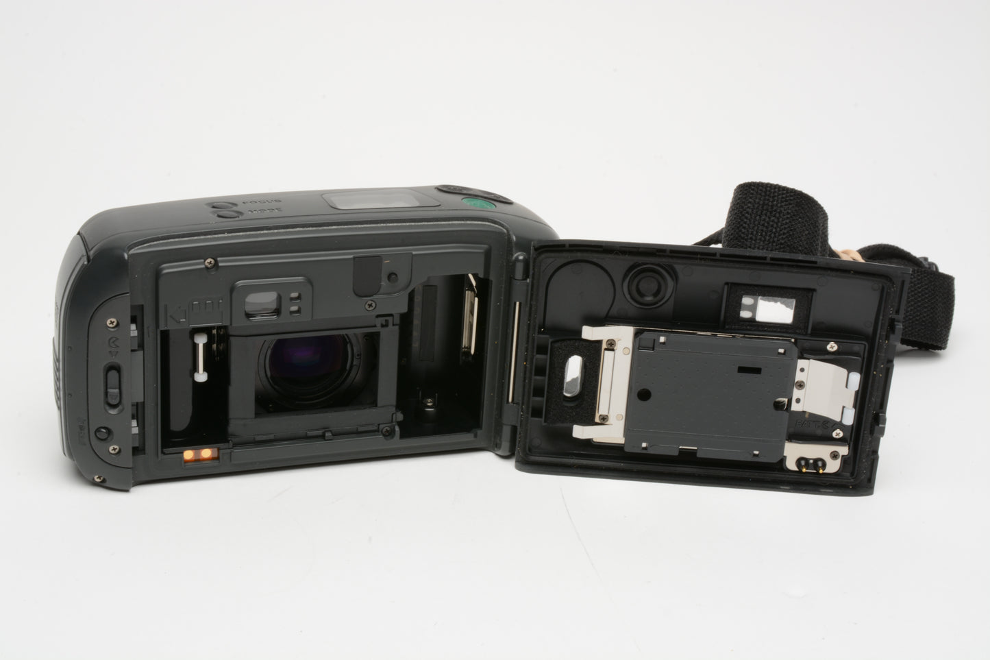 Pentax Zoom 90WR 35mm date back Point&Shoot camera, strap, remote, case, Great!