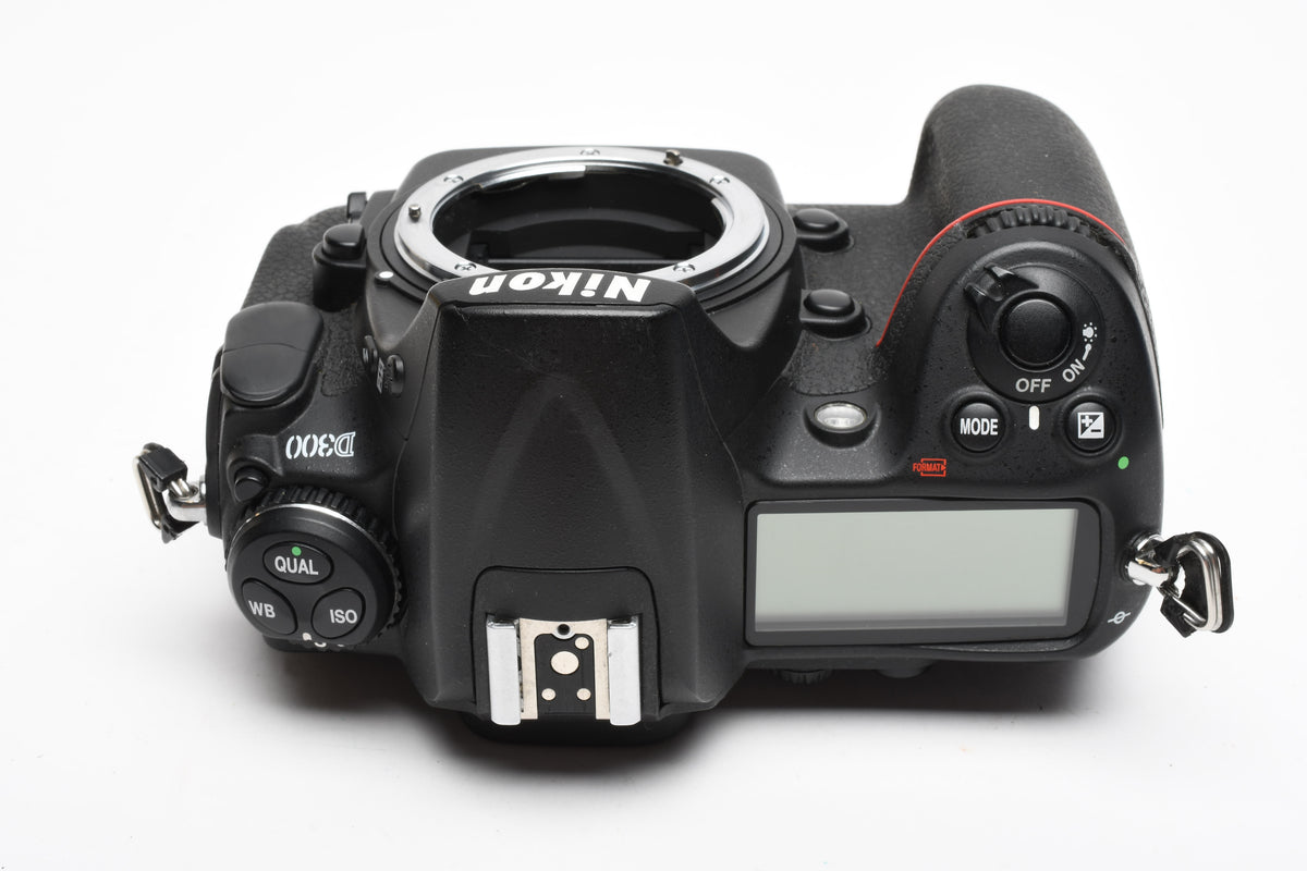 Nikon D300 DSLR Body, 2X batts, charger, 26,082 Acts, clean! Boxed
