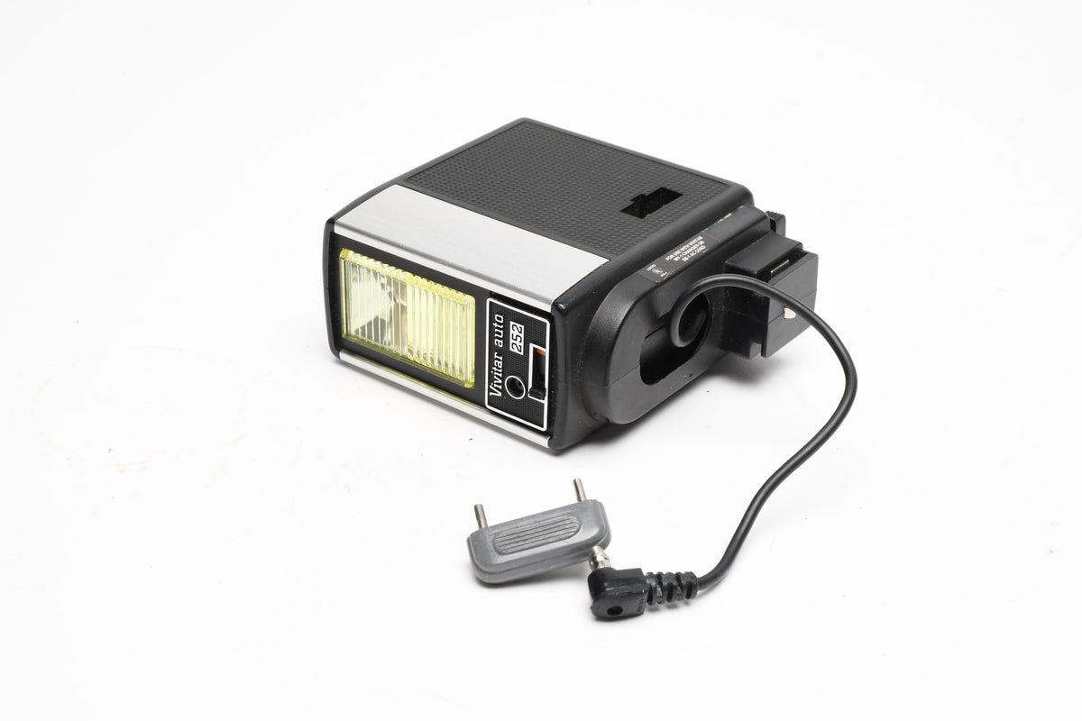 Vivitar Auto 252 Flash w/Dual Sync Adapter