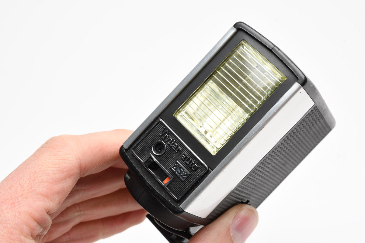 Vivitar Auto 252 Flash w/Dual Sync Adapter