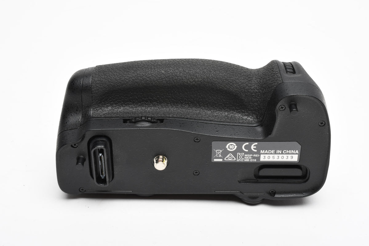 Nikon MB-D16 Battery Grip, Fully tested, Boxed w/Manual