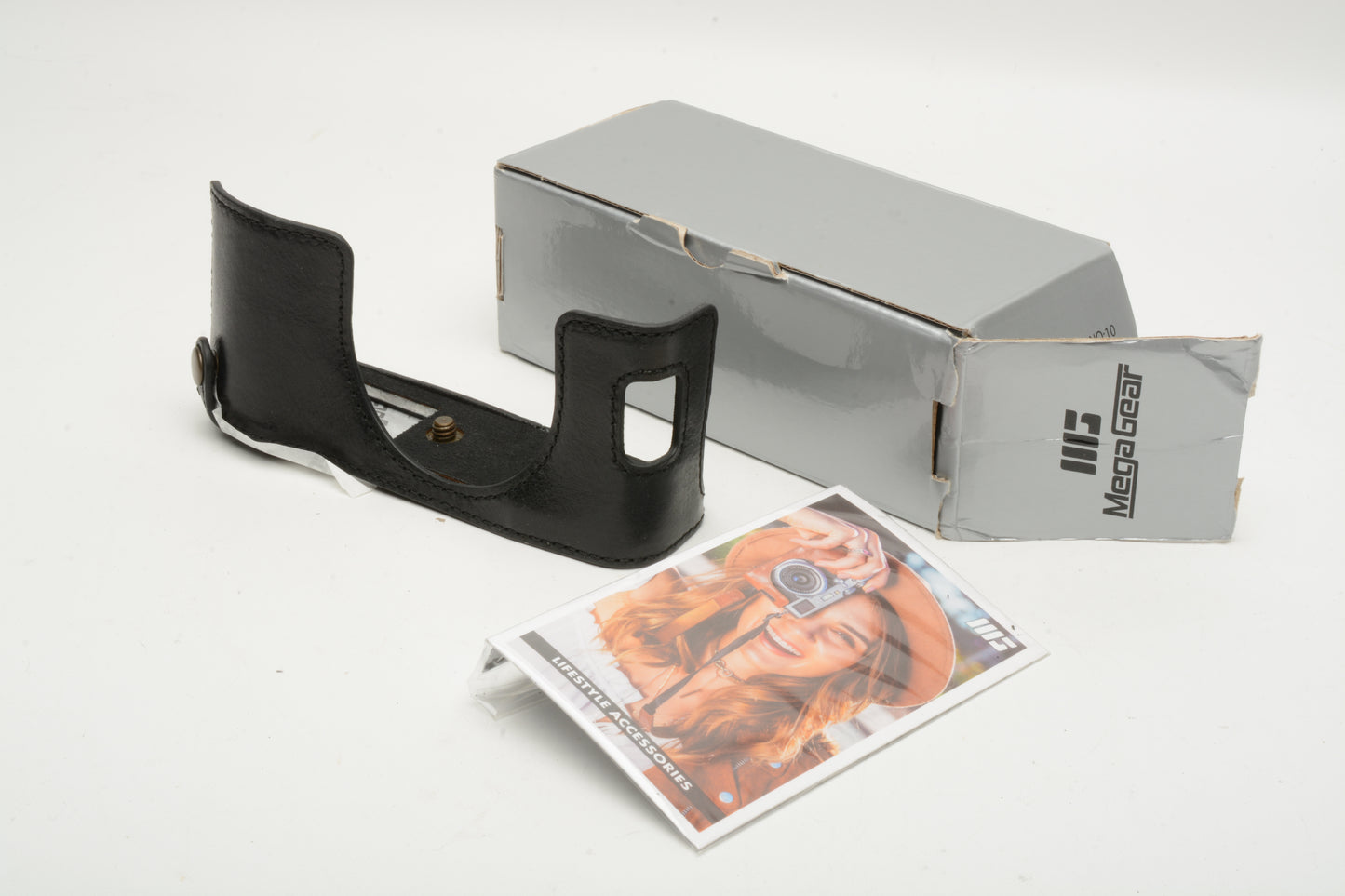 Megagear IIIJ black Faux leather bottom case for Fujifilm XT series