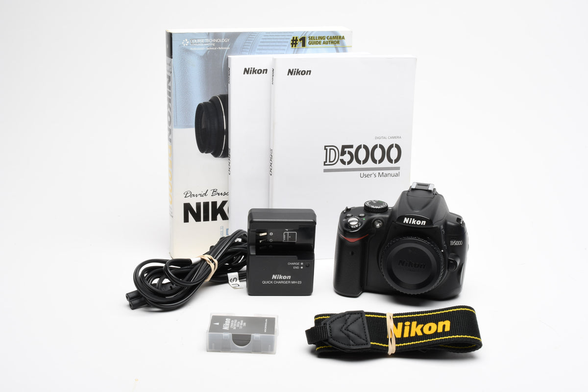 Nikon D5000 DSLR Body, Batt+charger+strap+manuals+book, 16K Acts