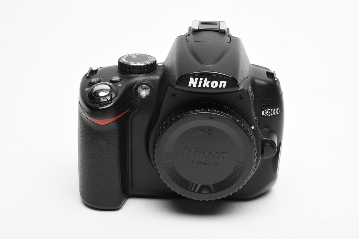 Nikon D5000 DSLR Body, Batt+charger+strap+manuals+book, 16K Acts