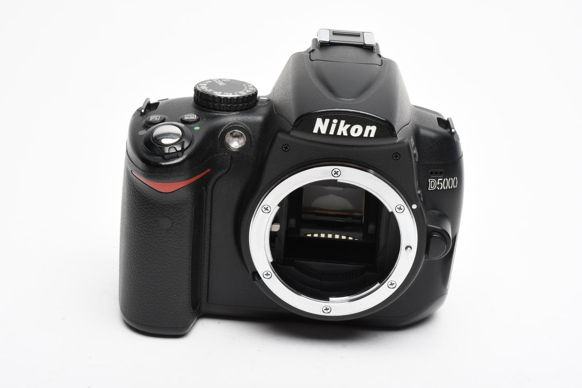 Nikon D5000 DSLR Body, Batt+charger+strap+manuals+book, 16K Acts