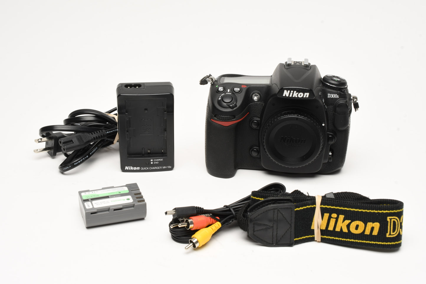 Nikon D300S DSLR Body, batt, charger, 33K Acts, Great