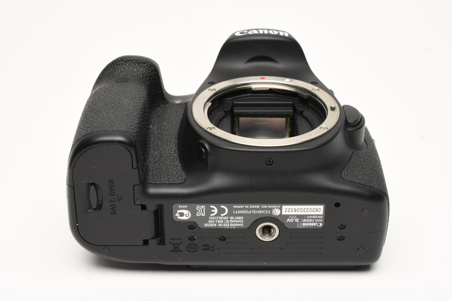 Canon EOS 70D DSLR Body w/Batt, charger, strap, Only 1975 Acts!