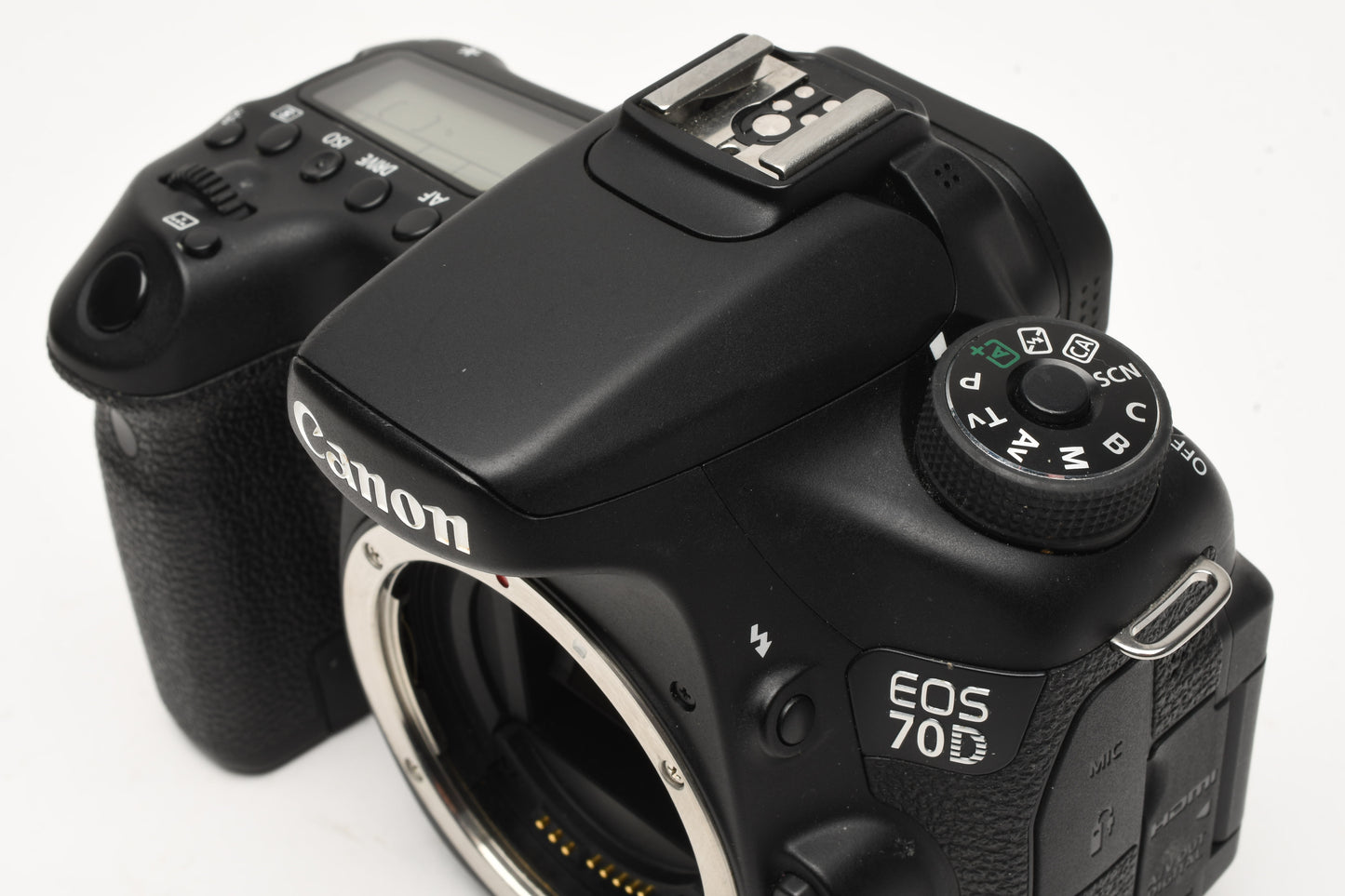 Canon EOS 70D DSLR Body w/Batt, charger, strap, Only 1975 Acts!