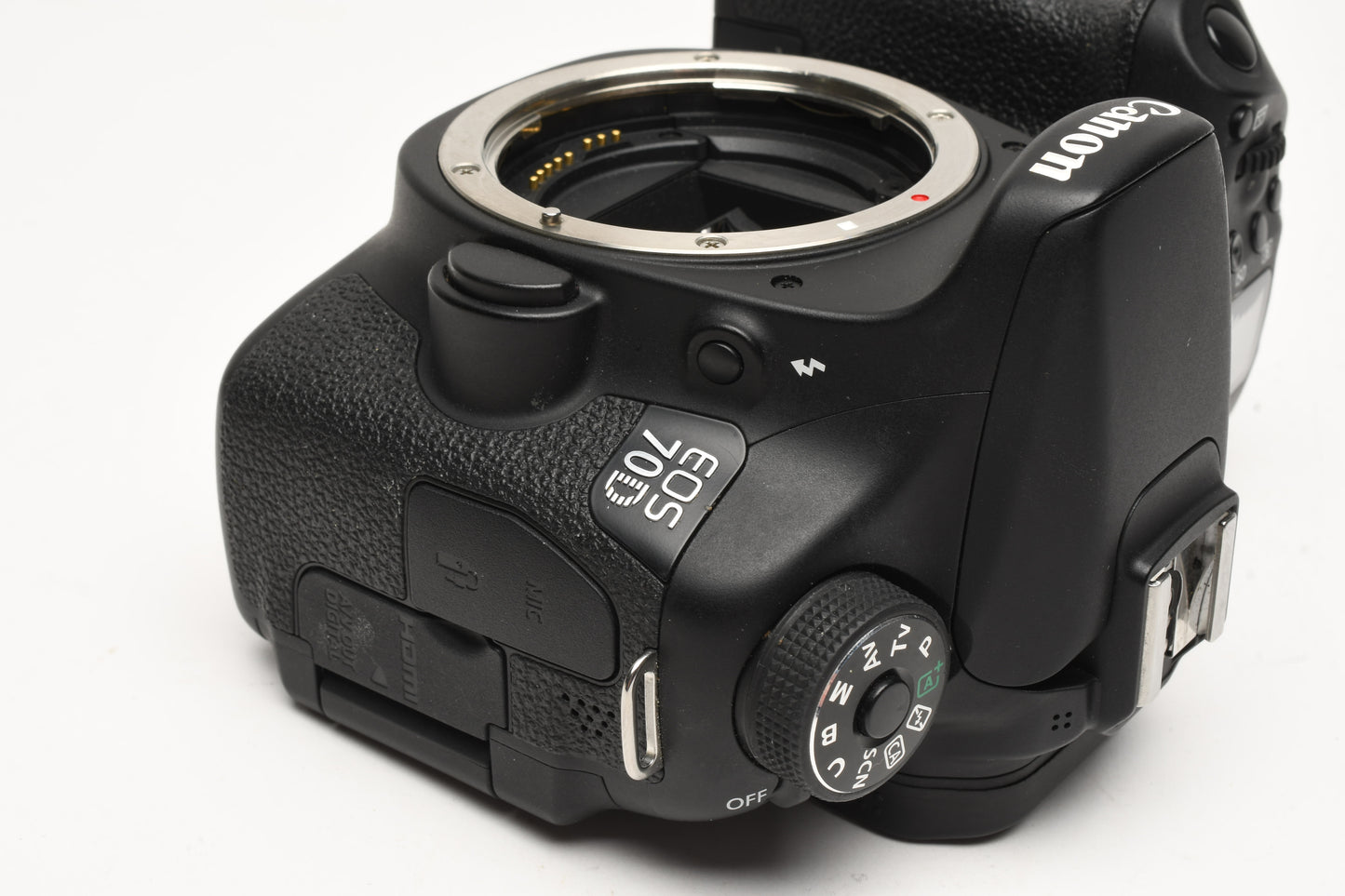 Canon EOS 70D DSLR Body w/Batt, charger, strap, Only 1975 Acts!