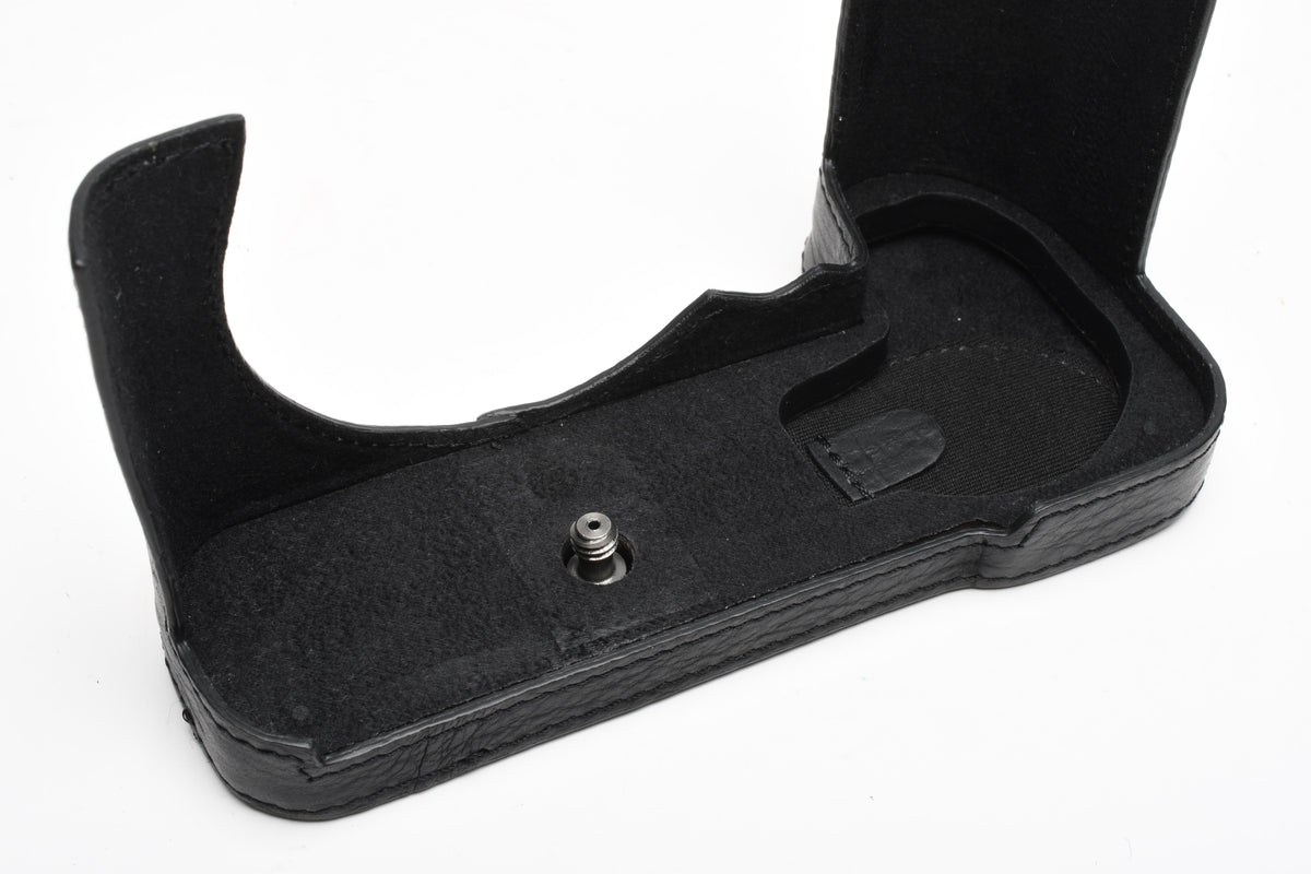 Oberwerth Leica SL3 Half Case - TagCase - Black w/Black stitching, Great!