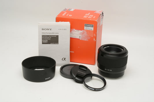 Sony FE 50mm f1.8 SEL50f18F Prime lens, caps+hood, Mint- Boxed