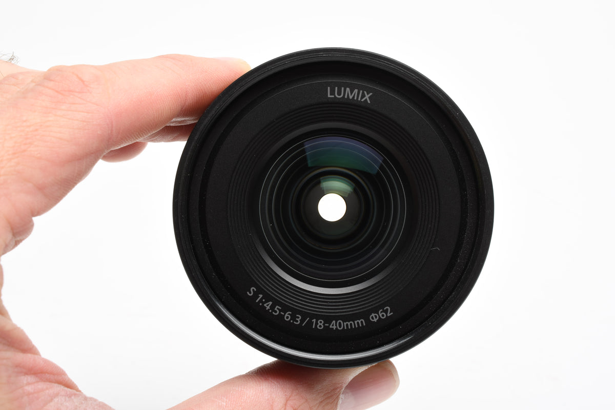 Panasonic Lumix S 18-40mm f4.5-6.3 Lens L-Mount lens S-R1840 Mint-