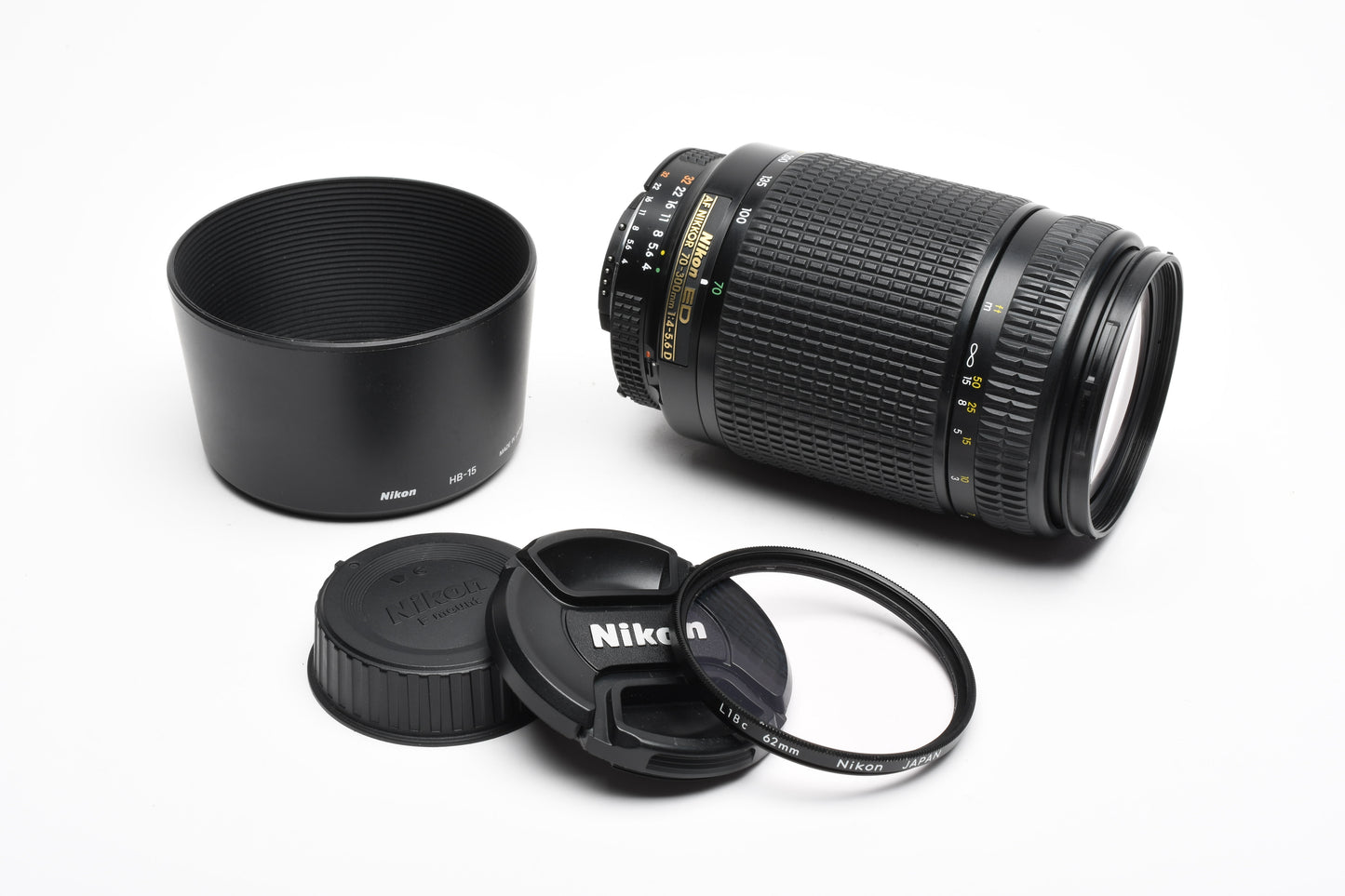 Nikon ED AF Nikkor 70-300mm f4-5.6D zoom lens, Hood+UV+caps, Mint-