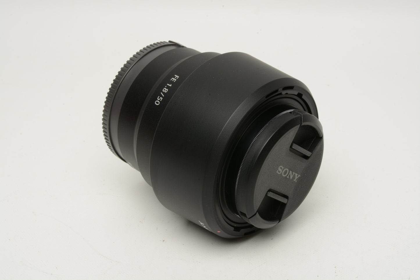 Sony FE 50mm f1.8 SEL50f18F Prime lens, caps+hood, Mint- Boxed