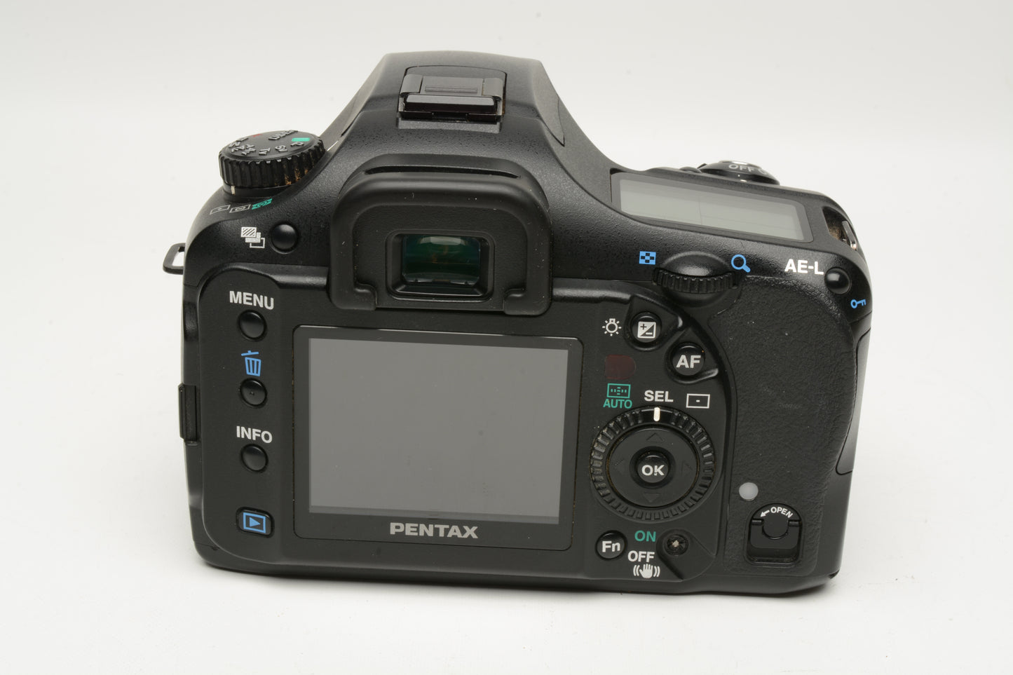 Pentax K10D DSLR camera w/18-55mm f3.5-5.6 AL zoom, Only 12,484 Acts, Good!