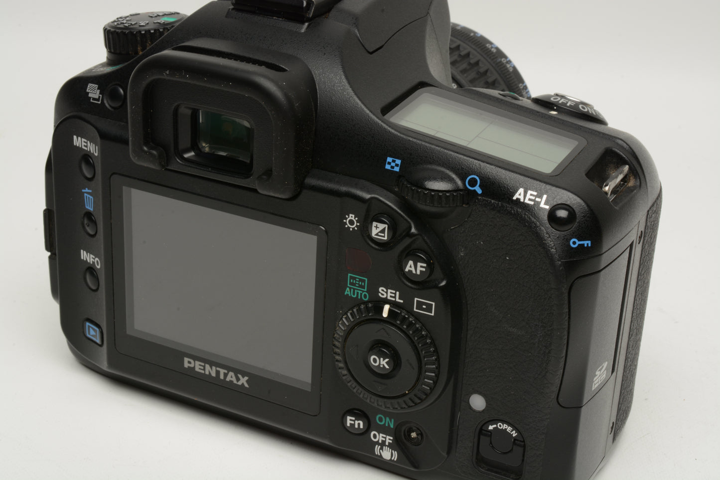 Pentax K10D DSLR camera w/18-55mm f3.5-5.6 AL zoom, Only 12,484 Acts, Good!