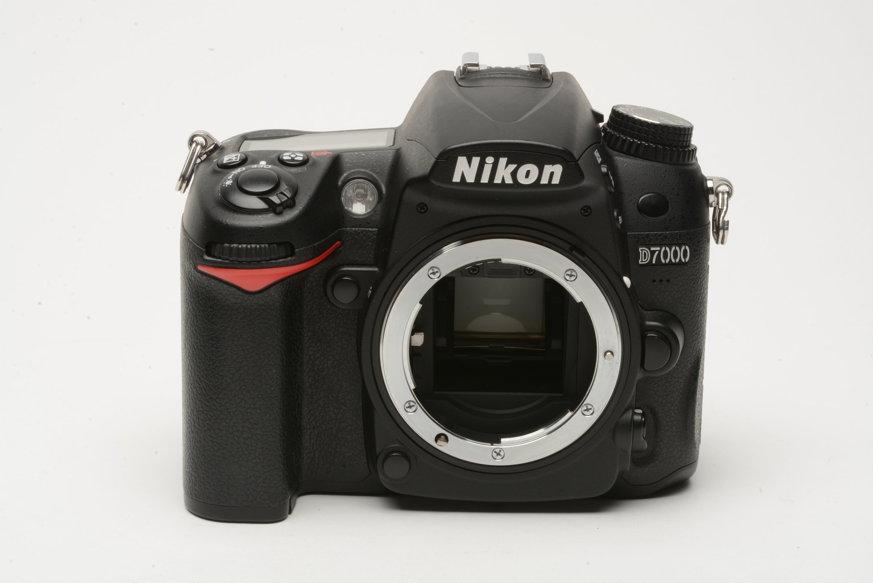 Nikon D7000 16.2MP DSLR body, batt, dual charger, MB-D11 grip Only 890 –  RecycledPhoto