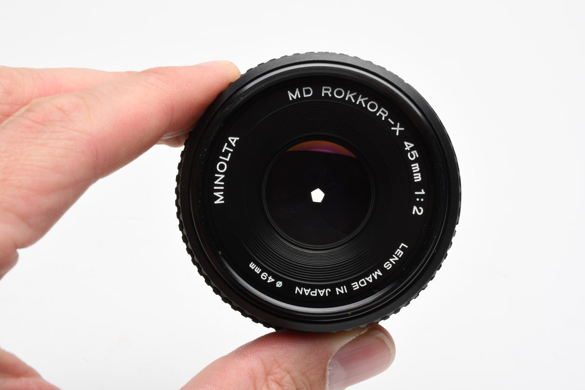 Minolta MD Rokkor-X 45mm f2 Pancake lens, lens caps, clean and sharp