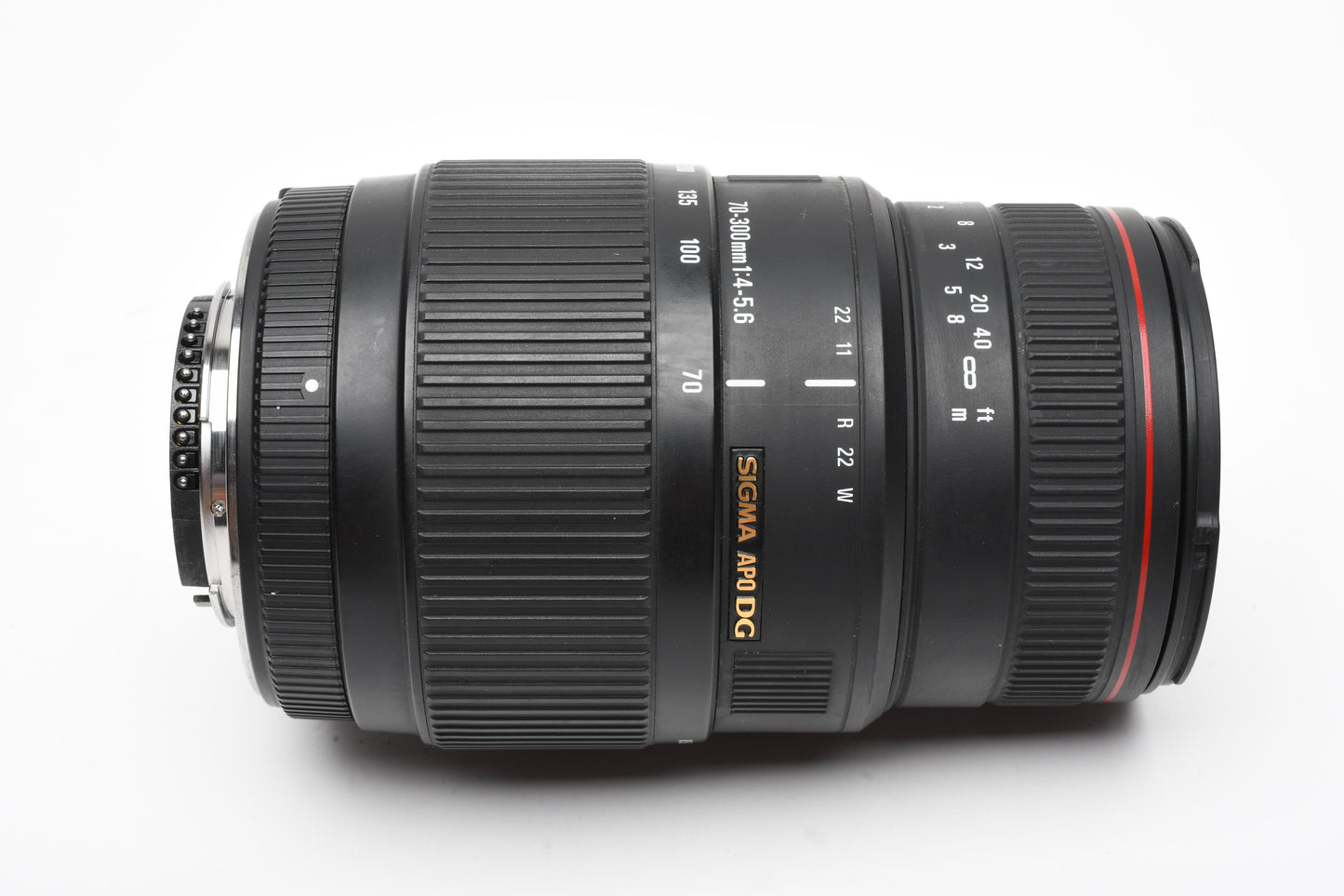 Sigma APO DG AF 70-300mm f4-5.6 Telephoto zoom for Nikon AF +Hood, Nice